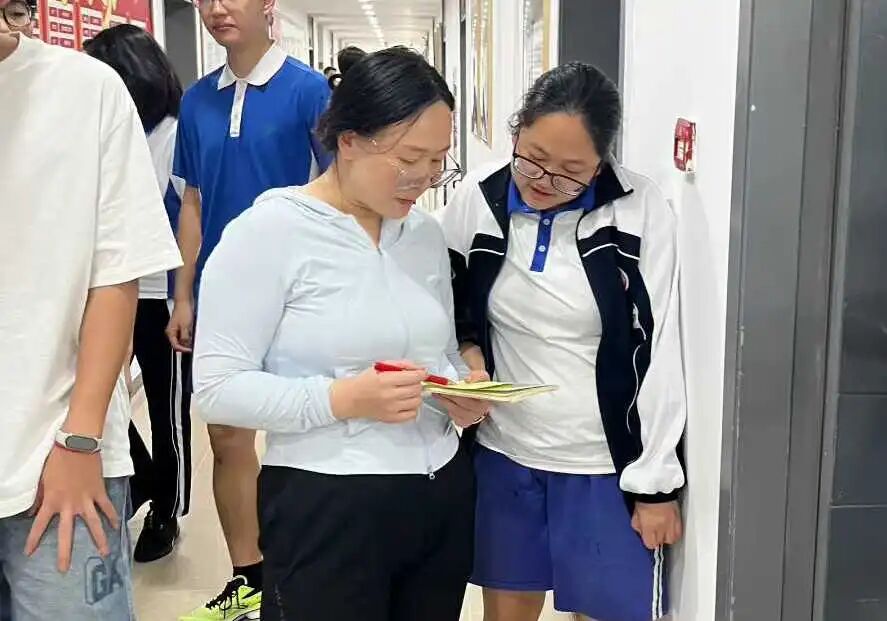 师生交流